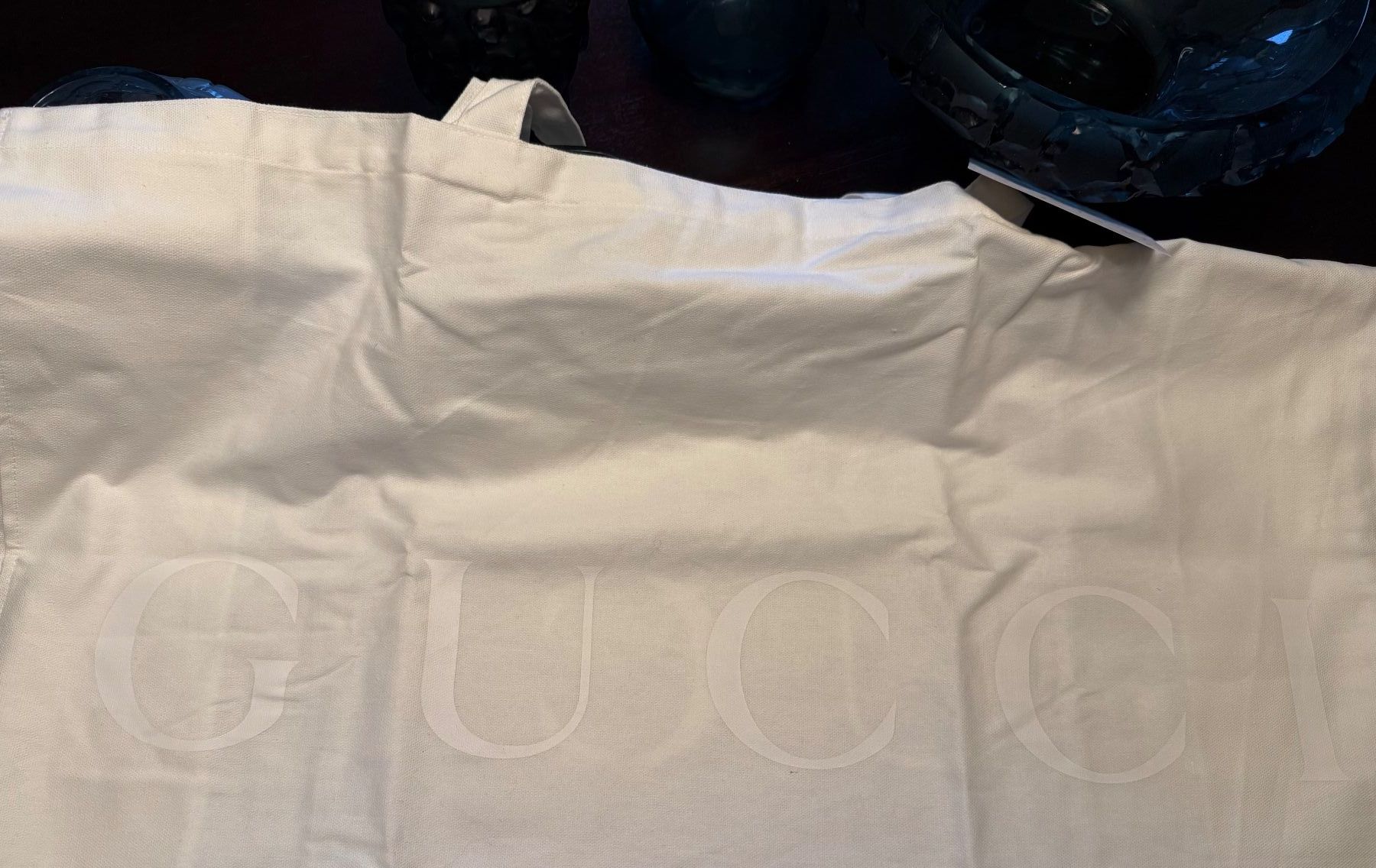 Gucci Borse: GUCCI - 2 Papiertaschen, eine riesige Stofftasche mit Logo – Nuovo e nell'imballaggio originale da St. Gallen venduto da aracne 3