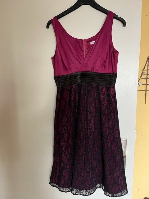 Vestiti: Abendkleid Gr 36 Fabrikneu – Nuovo e nell'imballaggio originale da Rekingen AG venduto da Barmaleus