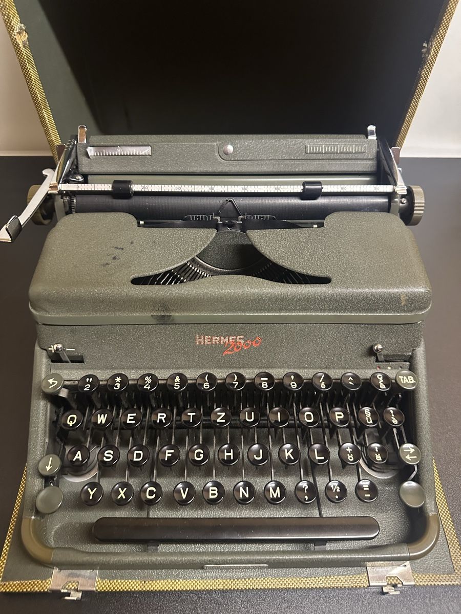Hermès Machines à écrire: Hermes 2000 Schreibmaschine  – D'occasion à Kappel SO par pat_7gxd 1