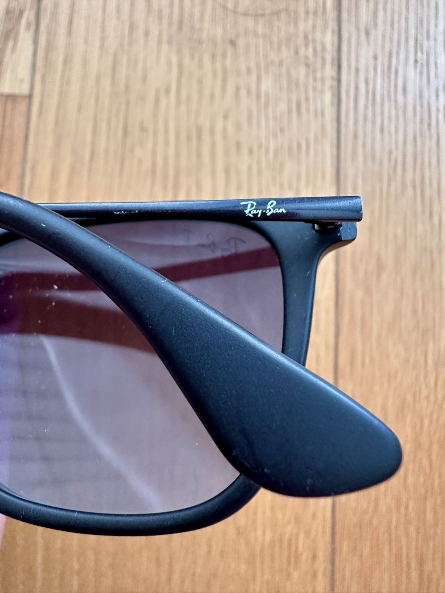 Ray-Ban Occhiali & Lenti: Ray-Ban Sunglasses - Black Frames, Classic Style - Summer – Usato da Gattikon venduto da Sarahs_Schatzkammer 3
