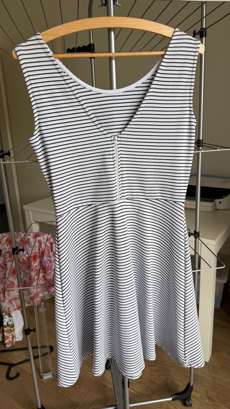 C&A Vestiti: Magnifique robe marine, taille L – Usato da Yverdon-les-Bains venduto da _sabrinah_ 5