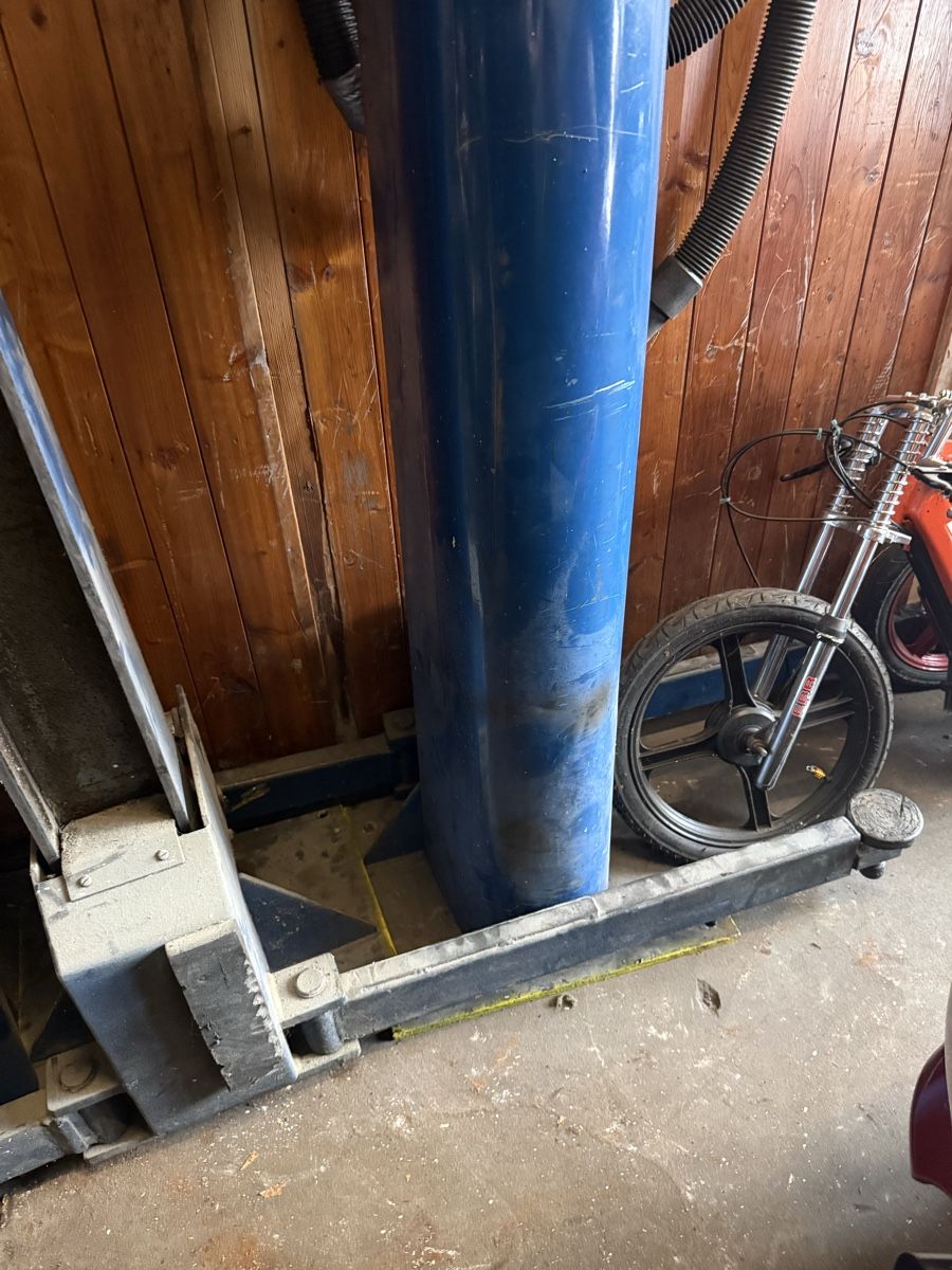 Piattaforme elevatrici & Crick:  Autolift Vilver Typ 2C 2 Tonnen gebraucht – Usato da Seon venduto da Calsonic78 3