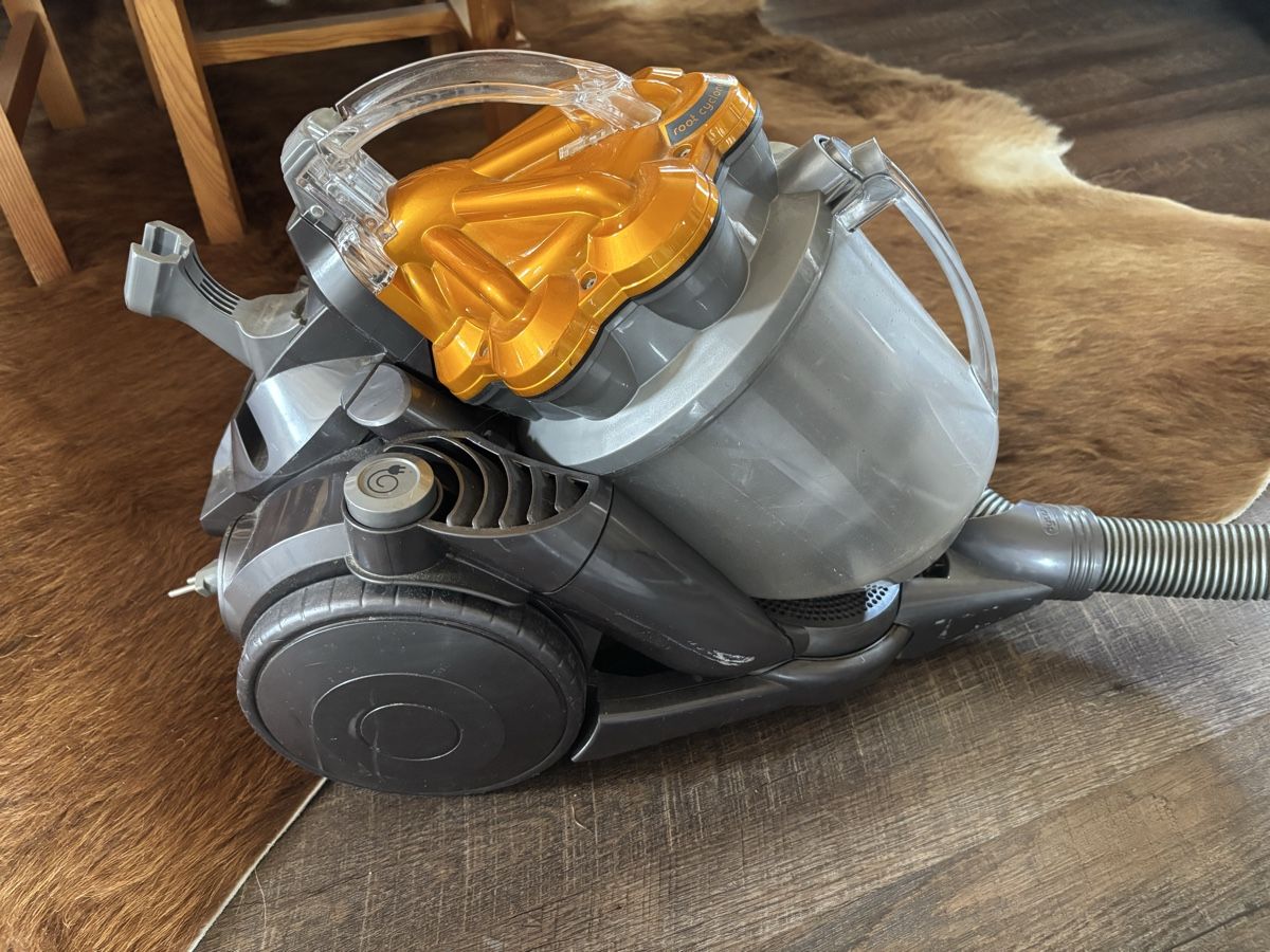 Dyson Aspirateurs & Accessoires: Aspirateur Dyson dc19  – D'occasion à Mézières VD par P-M-C 3