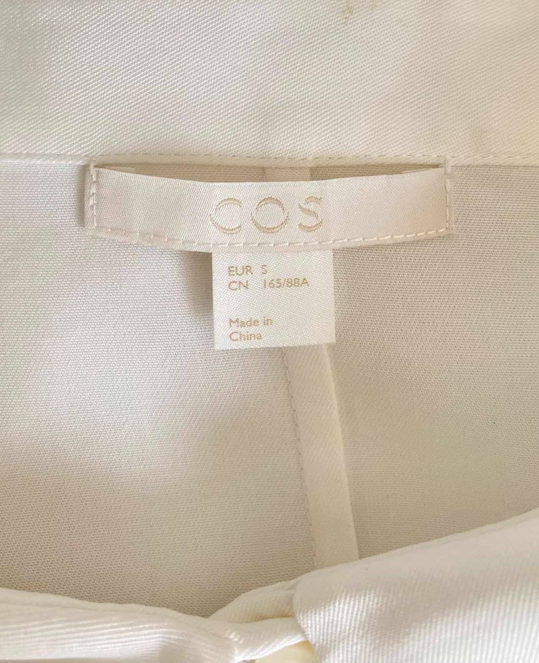 Cos Camicette: COS Oversize-Bluse  Grösse S – Usato da Oberwil BL venduto da Leni-Mischi 3