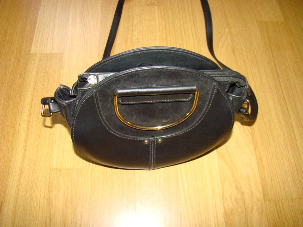 Borse da donna: joli sac à main noir – Nuovo e nell'imballaggio originale da Lussery-Villars venduto da pousinete02 2