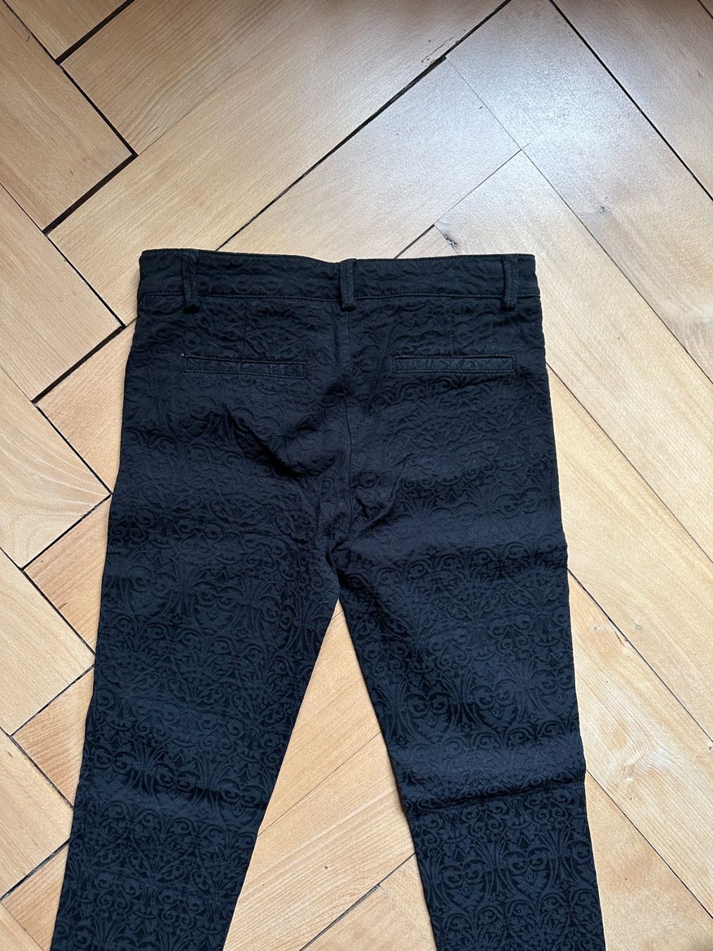 Benetton Pantalons: BENETTON - Hose schwarz gemustert 34 – D'occasion à Zürich par Diazaio 2