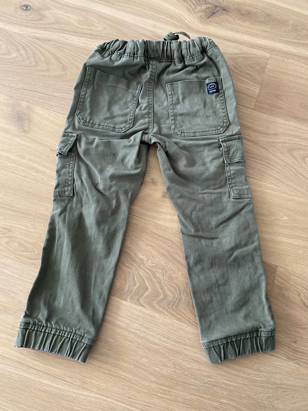 Vertbaudet Pantaloni: 2er Set Cargohose/Stoffhose Grösse 110 – Usato da Bolligen venduto da Noeggeli10 1