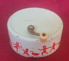 Antike Blech-Spieluhr mit Handkurbel – Vintage Sammlerstück