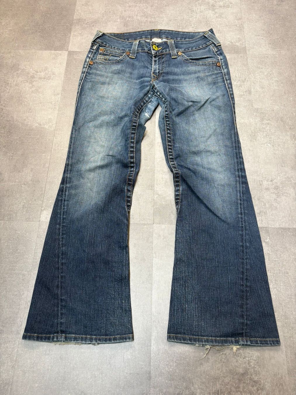 True Religion Jeans: True Religion Bootcut Flared Jeans - Grösse M/30 – Usato da Werdenberg venduto da hase.vintage 1