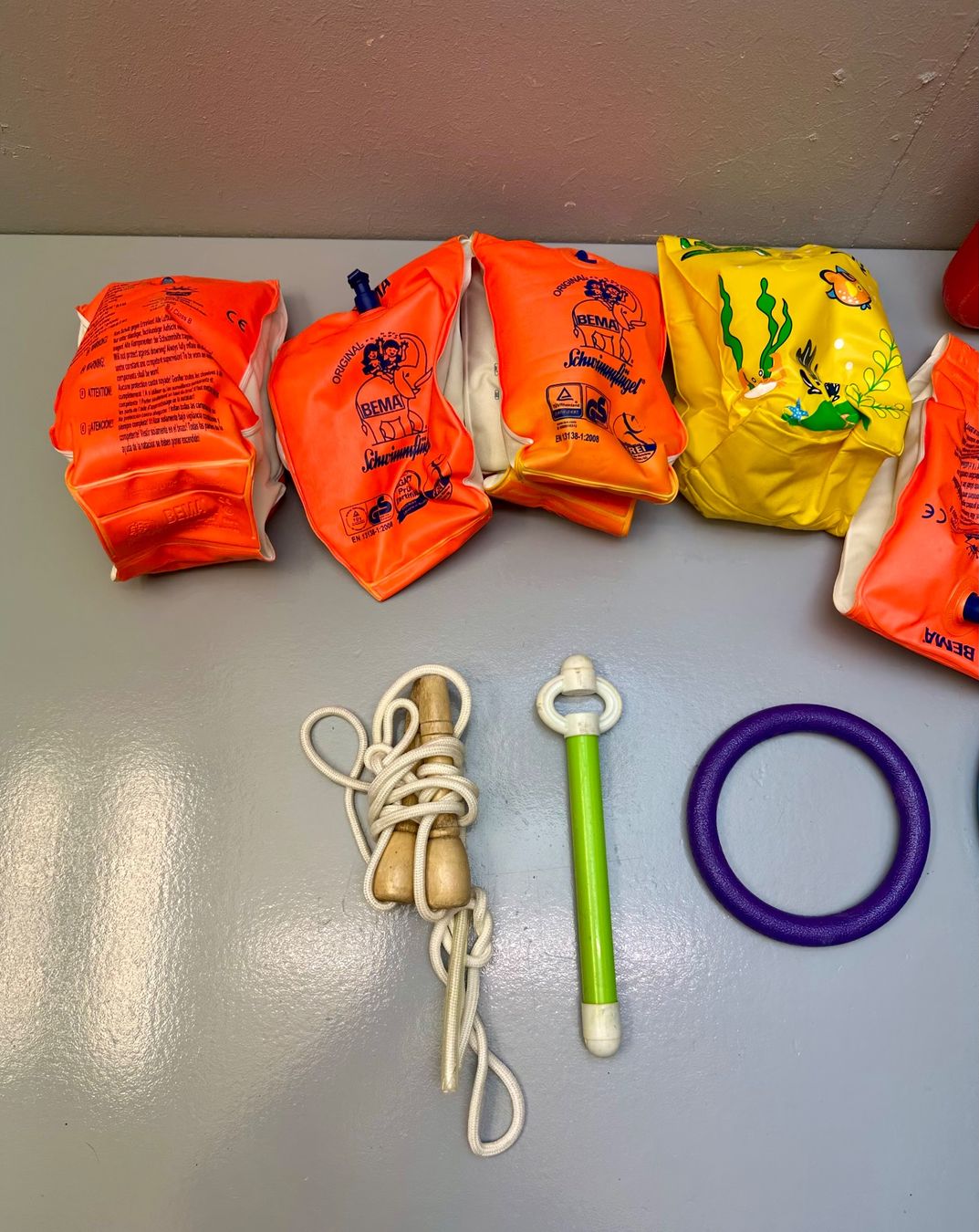 Schwimmringe: KINDER BADEHILFE UND ANDERES AB 1.- !!! – Gebraucht aus Zürich von NIKI777 1