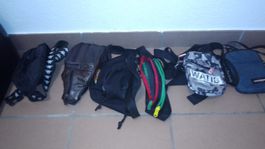 Diverse Bauchtaschen/Umhängetaschen