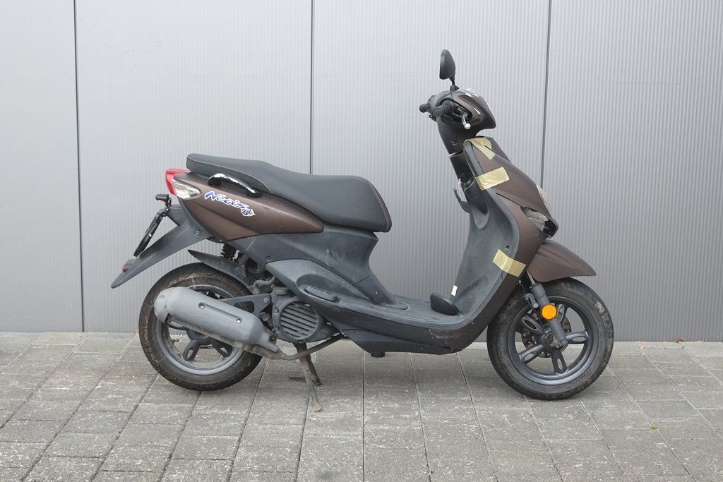 Yamaha Scooter: Yamaha Neos 50 4 Takt – Usato da Sargans venduto da pirelli146