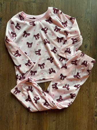 Schönes Pyjama Gr. 134/140,  Neu