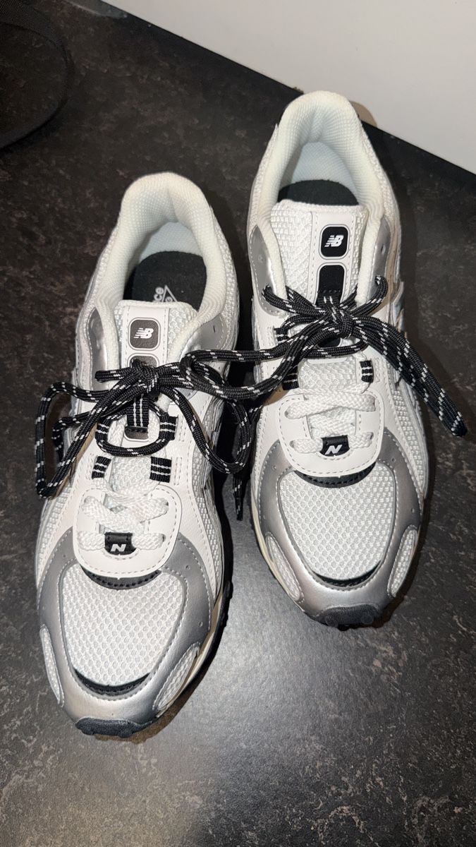 New Balance Scarpe da uomo: New Balance Sneaker Gr. 39.5, Neu – Nuovo (secondo la descrizione) da Bern venduto da sshueli