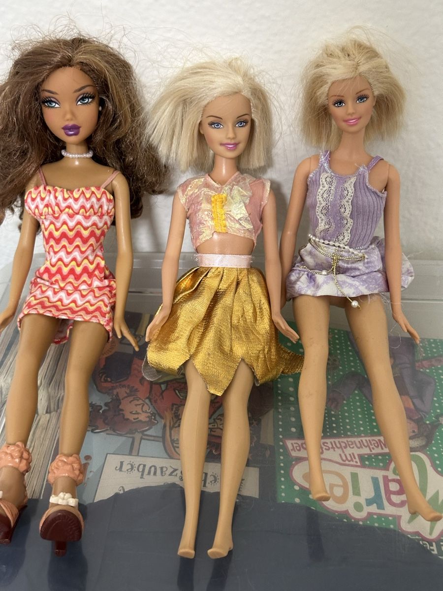 Hasbro Bambole: Barbie Puppen Sammlung mit Kleider und Accessoires – Usato da Wynau venduto da xRahelx 1