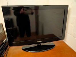 Samsung 32 Zoll TV und Sony BluRay/DVD-Player