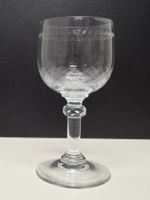 Elegantes Vintage Weinglas mit Schliffmuster zu verkaufen!