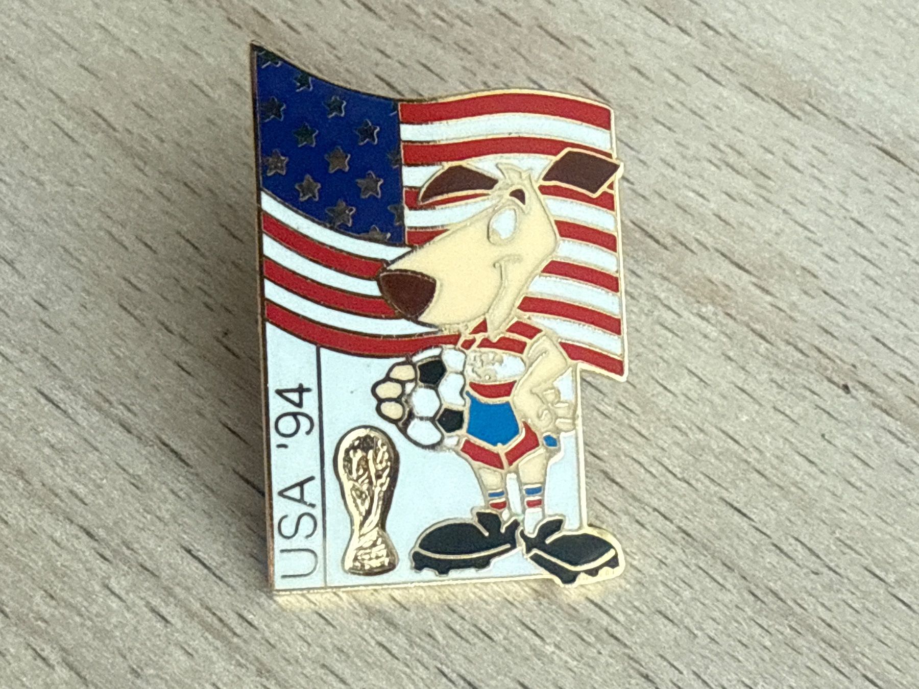 Placchette & Badge: Pin WM USA 1994 – Usato da Glattbrugg venduto da Schweigmatt