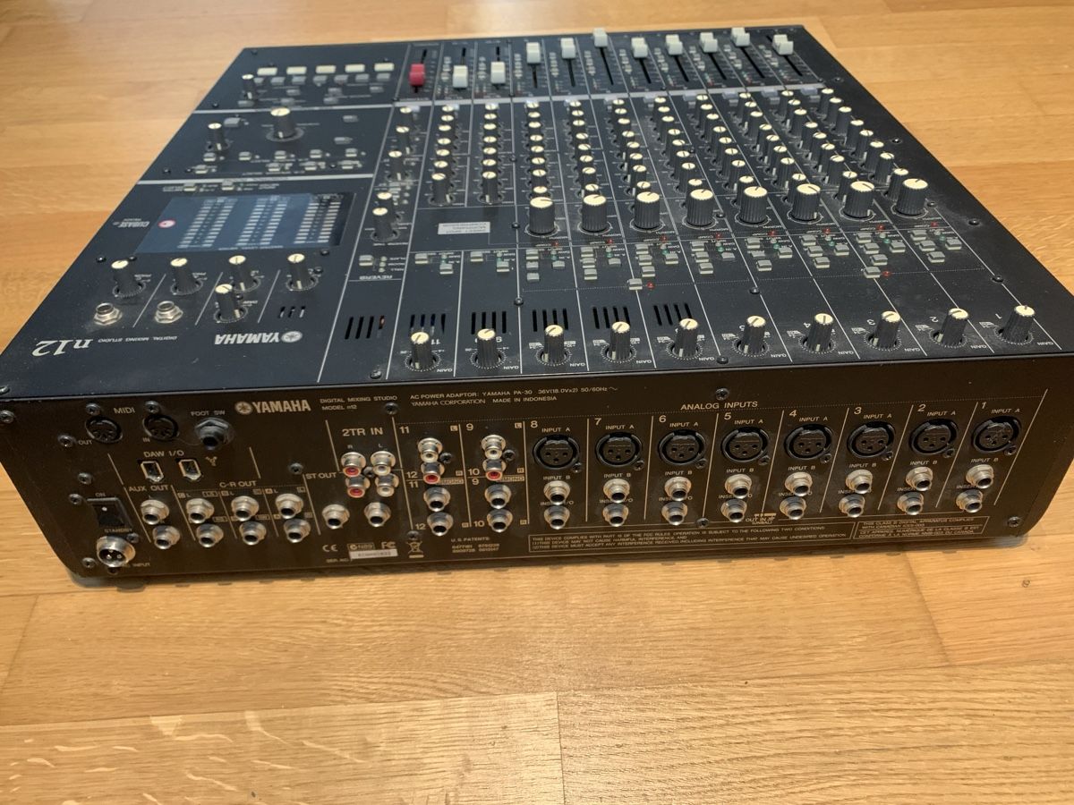 Yamaha Console di mixaggio: Yamaha n12 Digitaler Mischpult – Usato da Lachen SZ venduto da long_gone_gator 1
