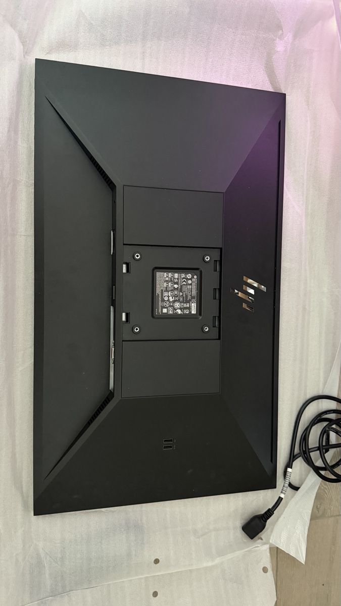 Monitor: HP E27q G4 Monitor – Usato da Gebenstorf venduto da D0minika 1