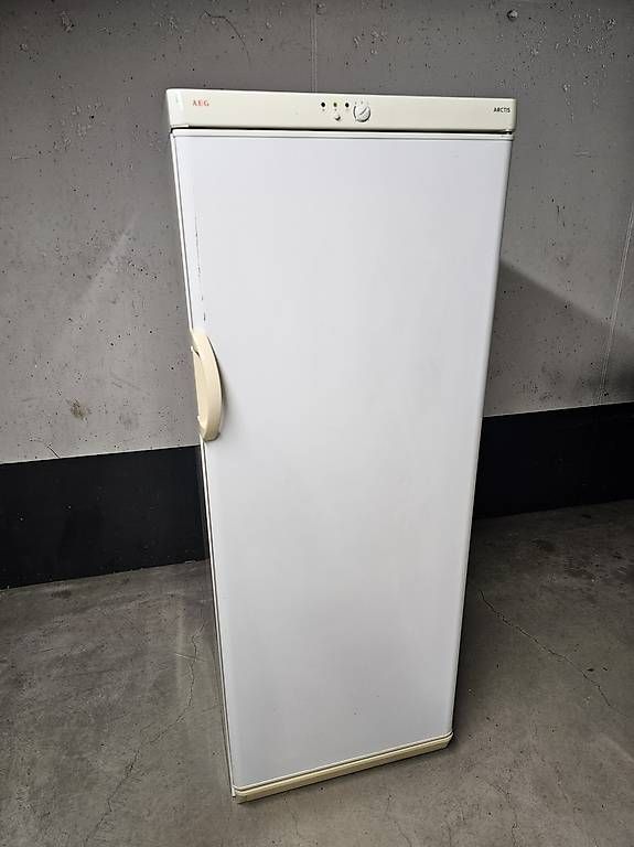 Gefrierschrank: Congelatore AEG 6 cassetti  – Gebraucht aus Viganello von HaniHela 1
