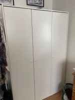 Kleiderschrank