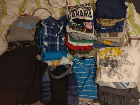 Kleiderpaket Herren (M-L) Anzüge, T-Shirts, Hemden, Hosen ge
