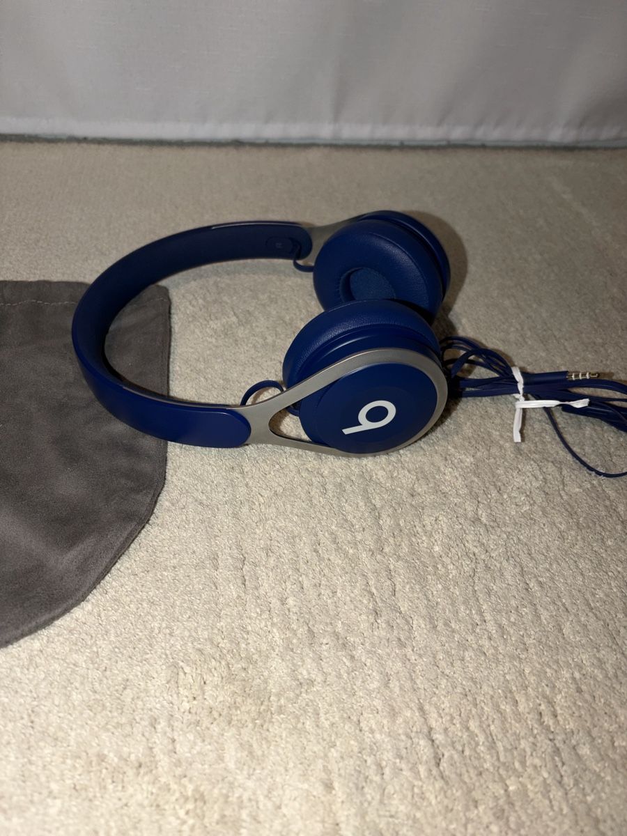 Beats Kopfhörer: Beats EP – Gebraucht aus Visperterminen von lgresell 1