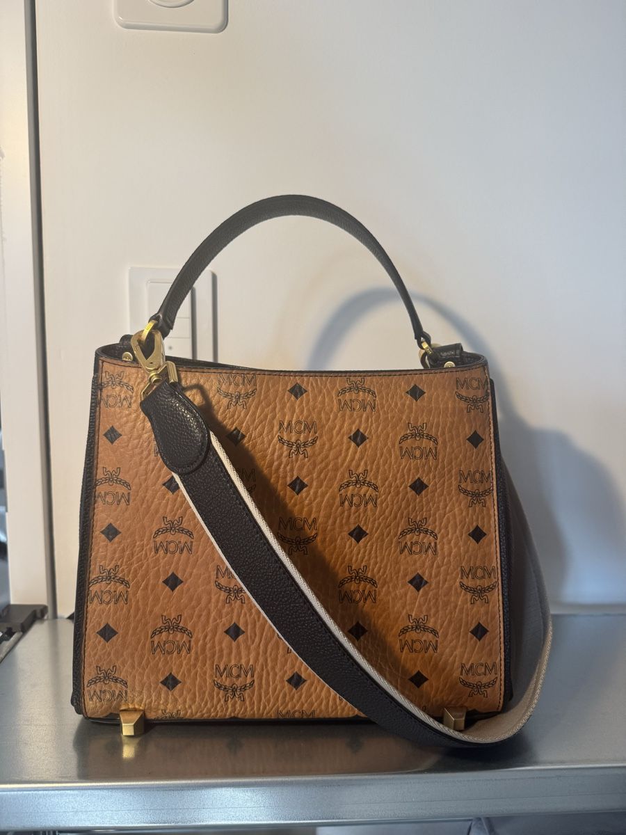 Mcm Sacs femmes: MCM Tasche Visetos Cognac – D'occasion à Schlieren par runforit
