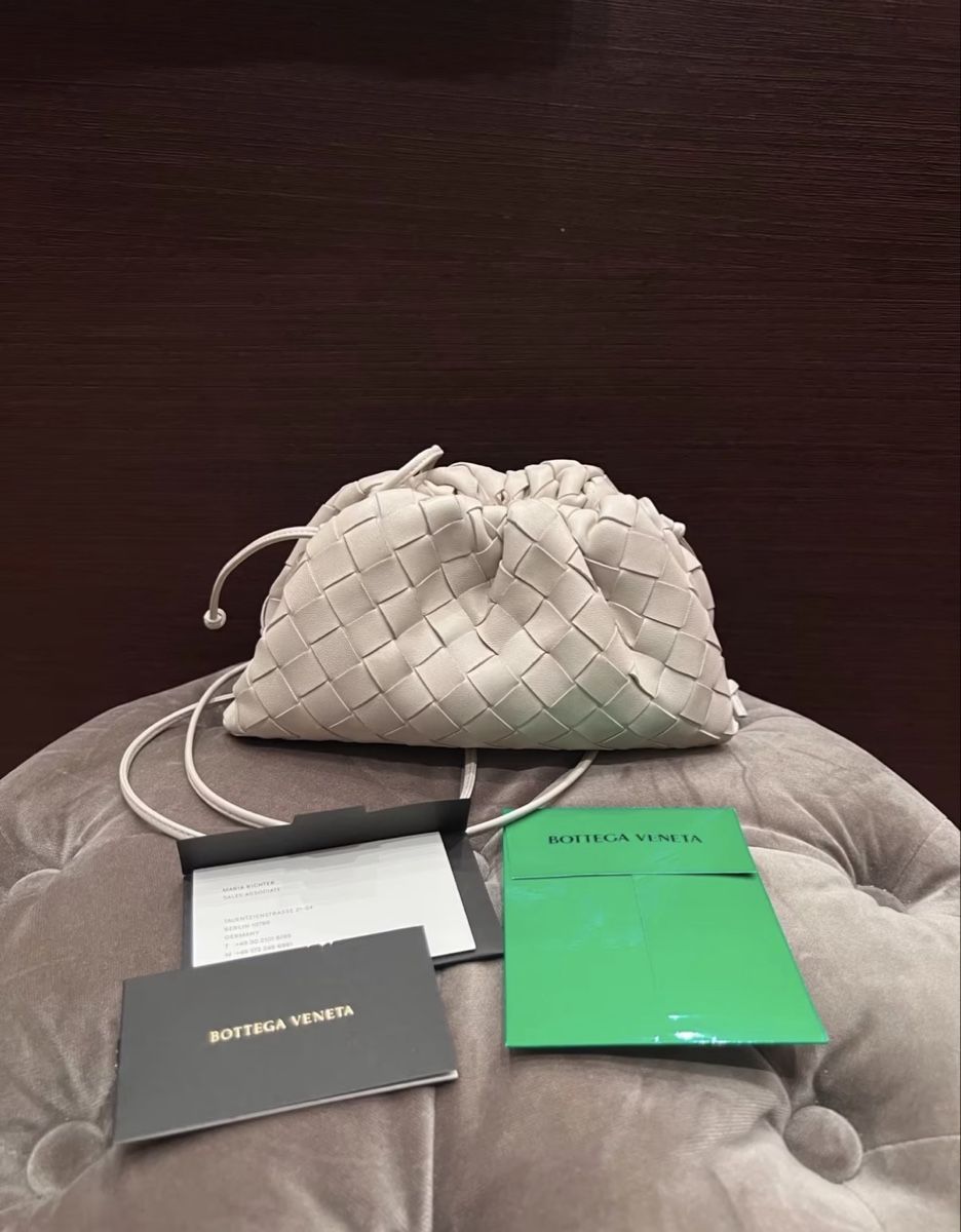 Bottega Veneta Borse da donna: Bottega Veneta Mini Jodie – Nuovo (secondo la descrizione) da Unterentfelden venduto da ani_r62p