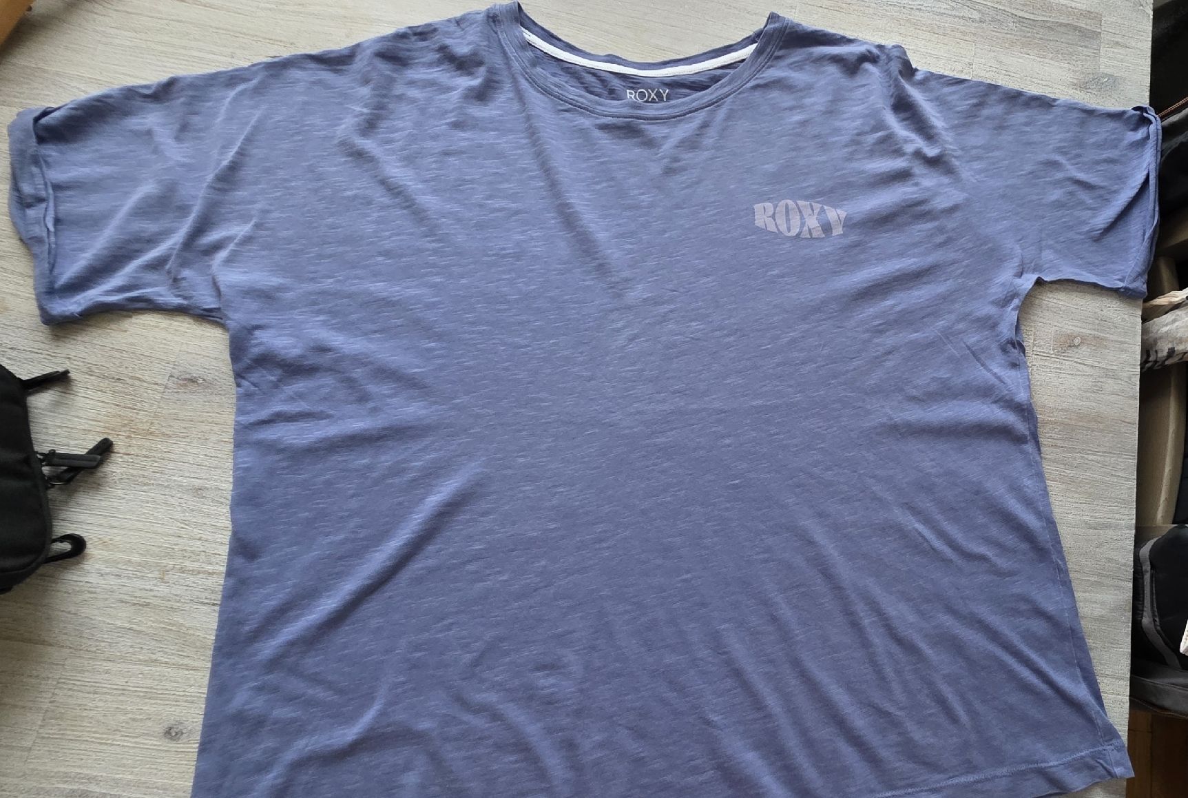 T-shirt: Tshirt bleu Roxy Taille M Unisexe – Usato da Yverdon-les-Bains venduto da van_dq65 5