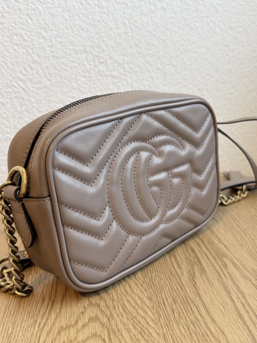 Gucci Borse da donna: Gucci Marmont Camera Bag Leder Taupe – Usato da Frauenfeld venduto da Ariuki 1