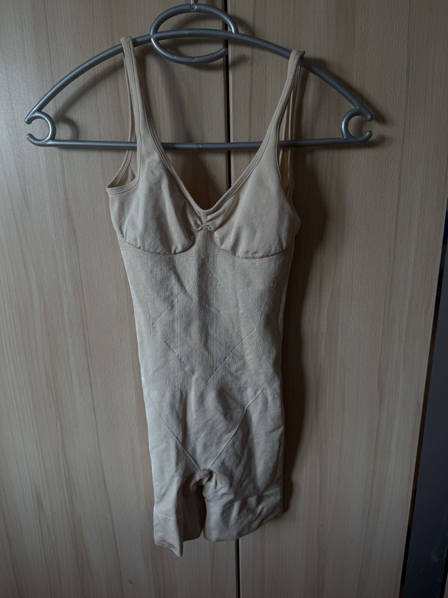 Autres dessous: Body gainant beige taille S bon état – Neuf (Voir description) à Biel/Bienne par ant_h25x