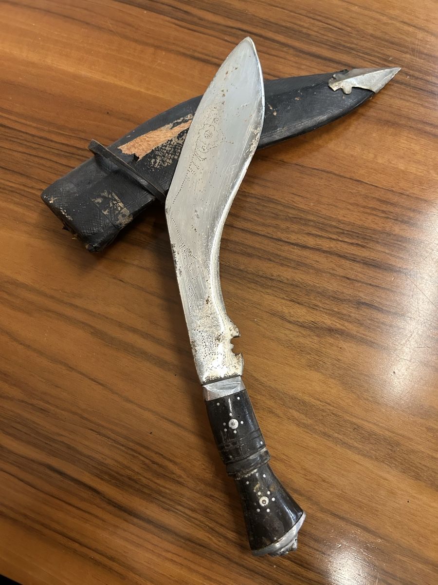 Couverts: Traditionelles Kukri Messer mit Scheide  – D'occasion à Zürich par BashasBrockenhaus 3