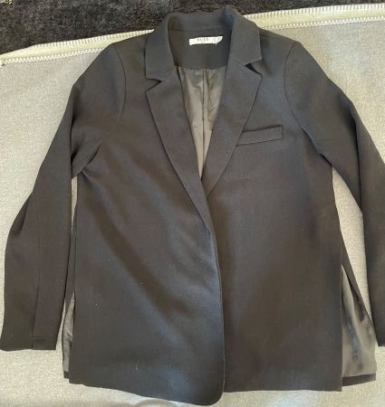 NA-KD Blazer Schwarz Gr. 40 mit Seitenschlitzen-Top Zustand!