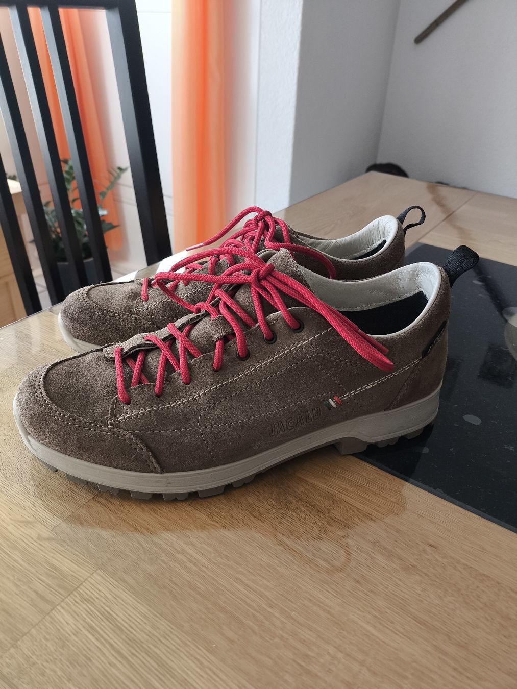Scarpe da donna: Outdoor Schuhe Jacalu Gr.39 – Usato da Burgdorf venduto da Ropajesi