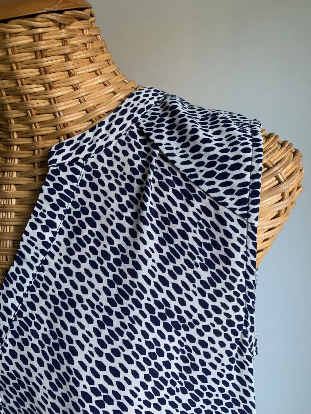 H&M Chemisiers: Blusen-Longtop blau-weiss gemustert - 38 – D'occasion à Zürich par Diazaio 2