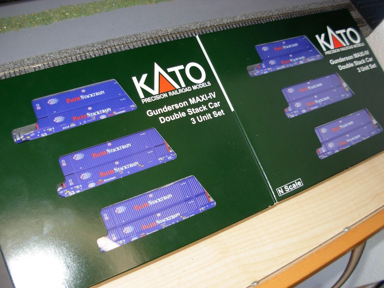 Kato Modellini di ferrovie: N: USA 2 x 3 Containerwagen – Nuovo (secondo la descrizione) da Oberrieden venduto da Hobbyschiff