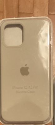 Coques & Protection écran: Coque iPhone 12/12 Pro silicone beige – Neuf avec emballage d'origine à Denges par val_j8w7