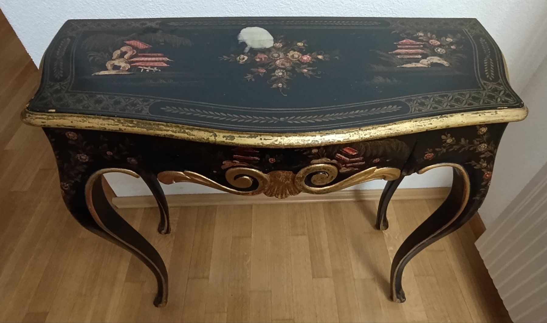 Tavoli: Konsolentisch im Barock Stil – Usato da Opfikon venduto da evilwalks