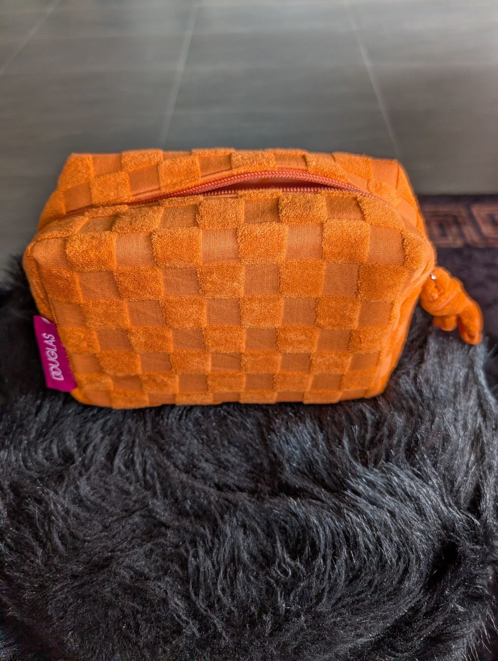Custodie per cosmetici: Kulturtasche Douglas orange Karomuster neu – Nuovo (secondo la descrizione) da Adelboden venduto da Markusandra