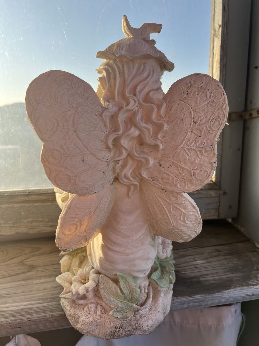 Figuren: Dekofigur Fee mit Blume cremfarben. – Gebraucht aus Oftringen von Nashorn_rn2c 3
