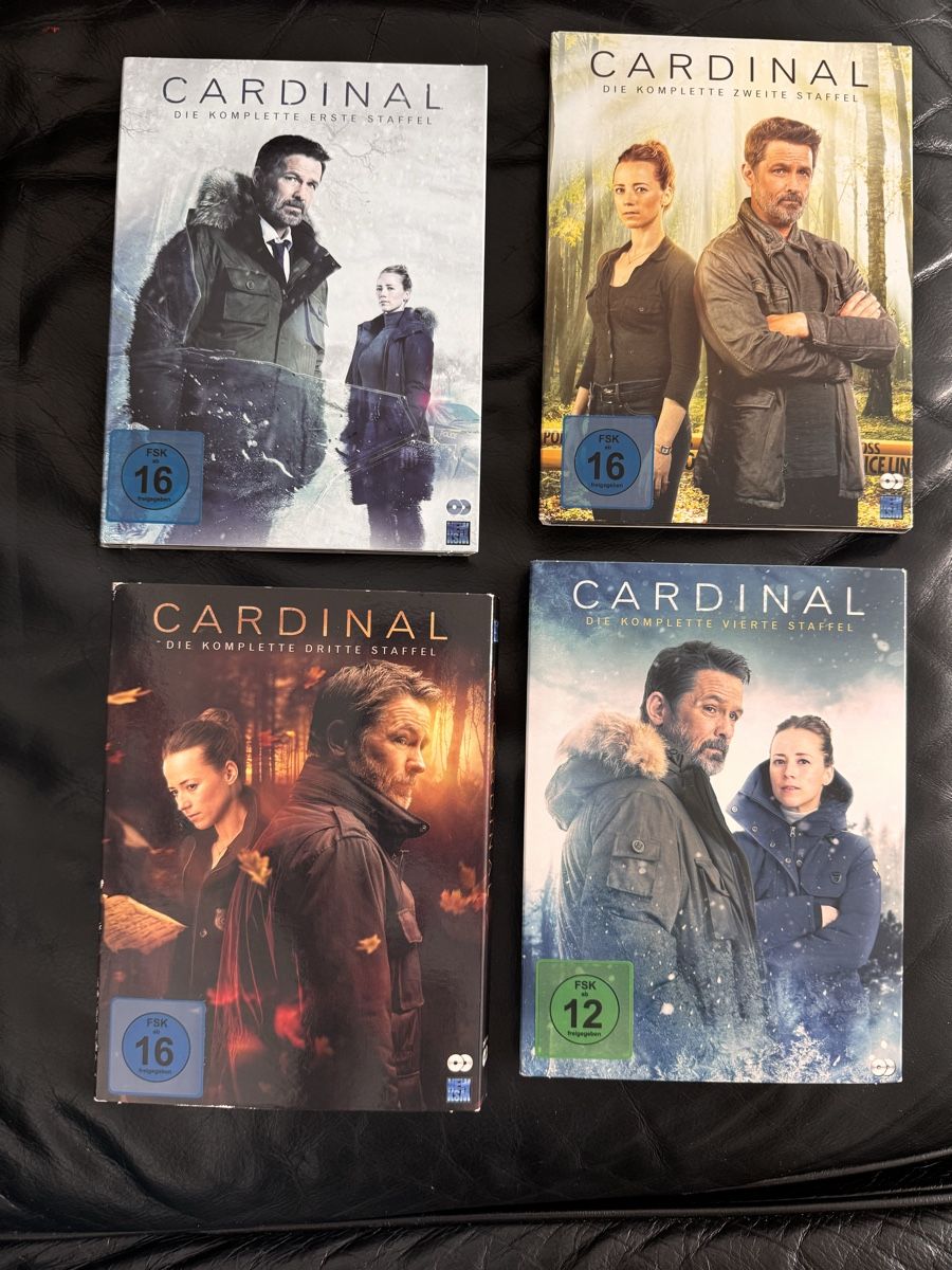 Alle DVDs: Cardinal Seasons 1-4 Blu-ray Box Set German Audio – Neu (gemäss Beschreibung) aus Bern von Gbilly