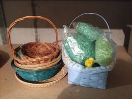Süsse Osterkörbli, gefüllt mit Ostergras, neuwertig!