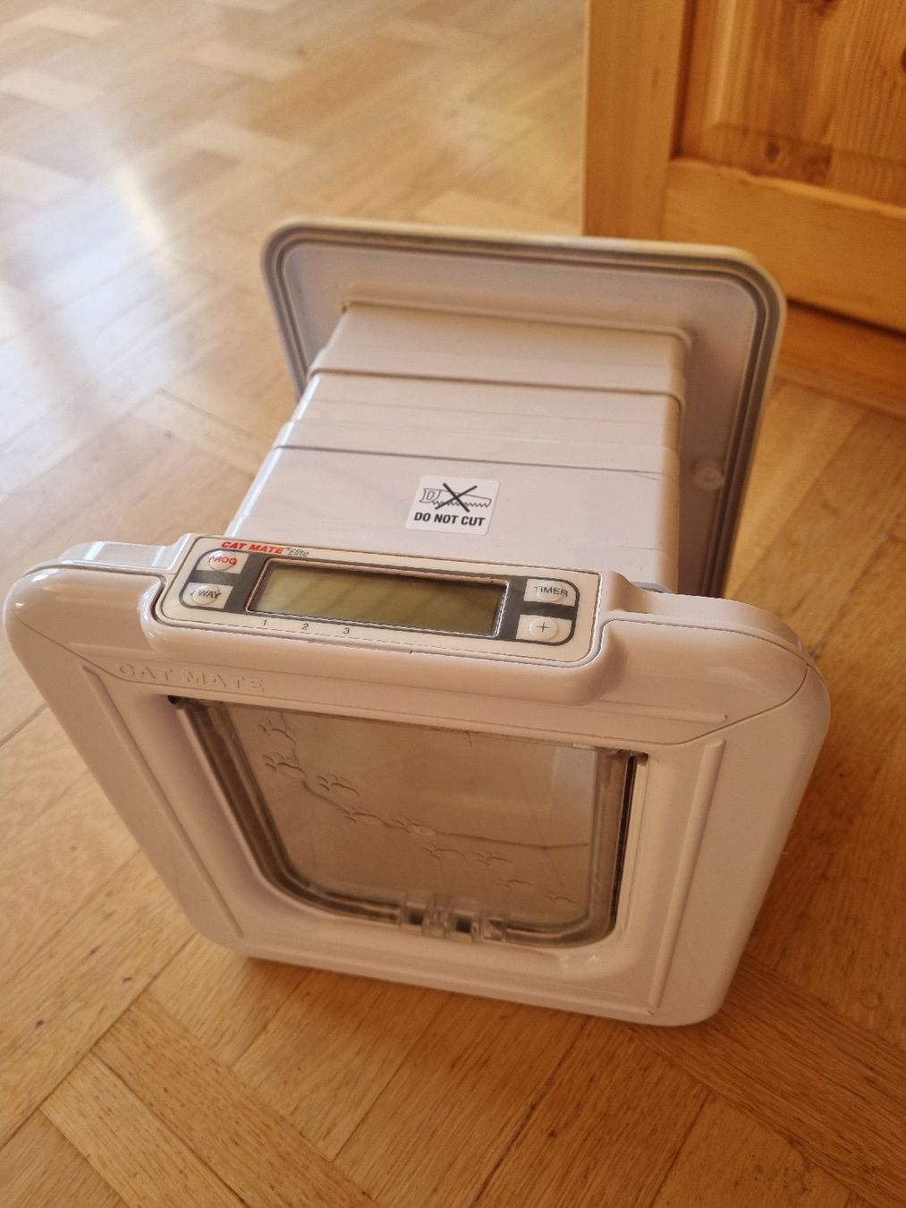 Katzenklappen: Microchip Katzenklappe mit Timer Funktion – Gebraucht aus Wildhaus von Lurch1971 4