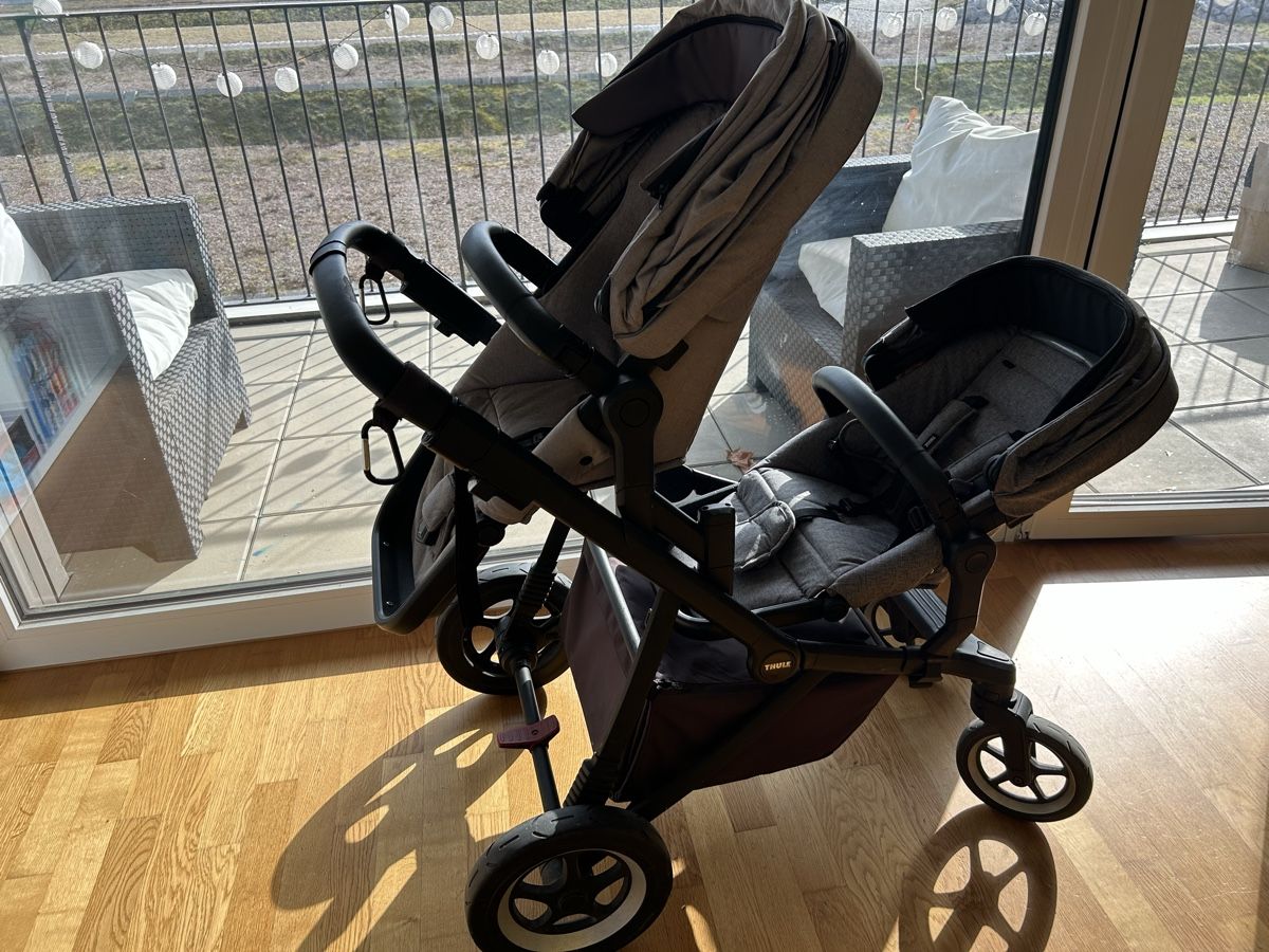 Thule Poussette: Thule Sleek Stroller – Complete Set for Two Children (bassin – D'occasion à Basel par ang_nwh2 2