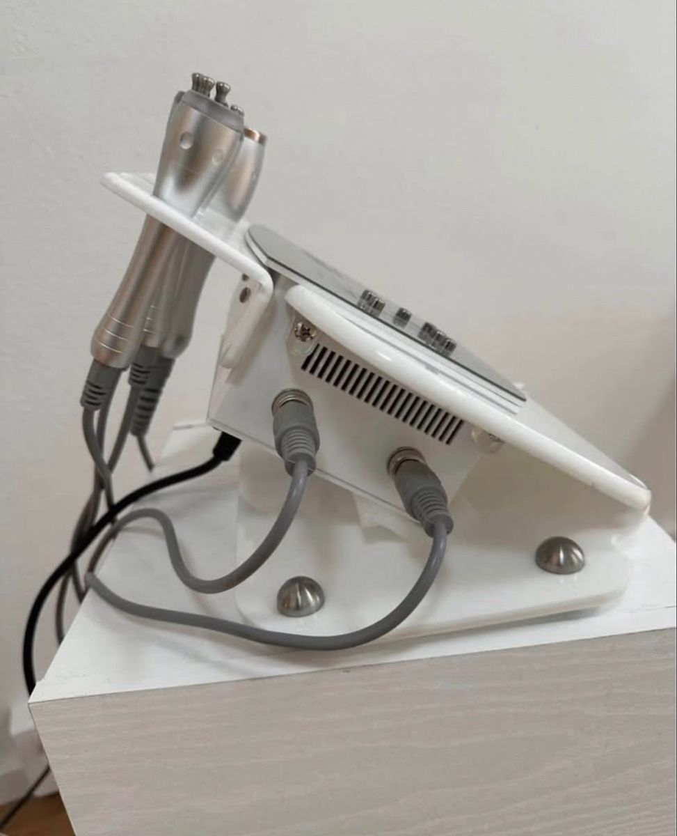 Attrezzature mediche: Radiofrequenz von CNC – Usato da Hombrechtikon venduto da maryg01 3