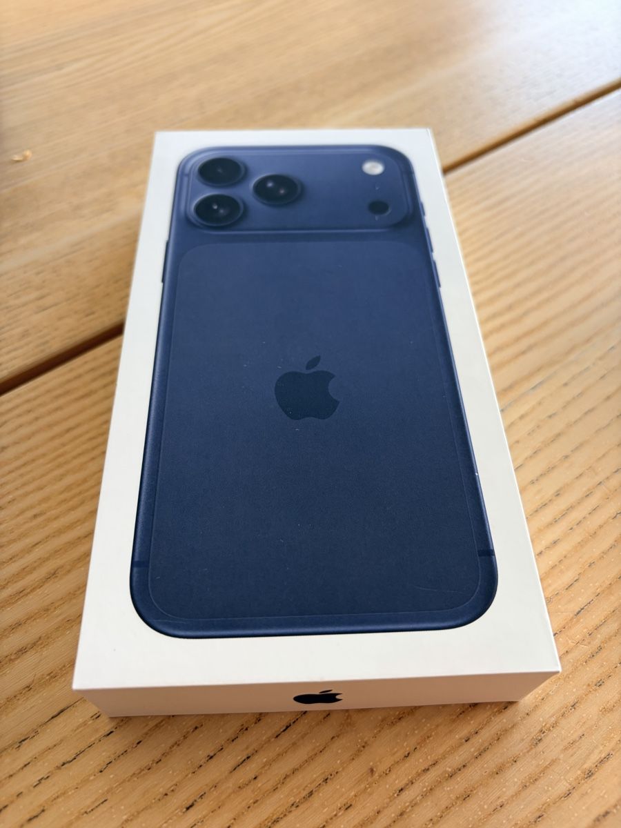 Apple Telefoni cellulari / Smartphones: iphone 17 Pro Max neuf – Nuovo (secondo la descrizione) da Biel/Bienne venduto da Pat_232 2