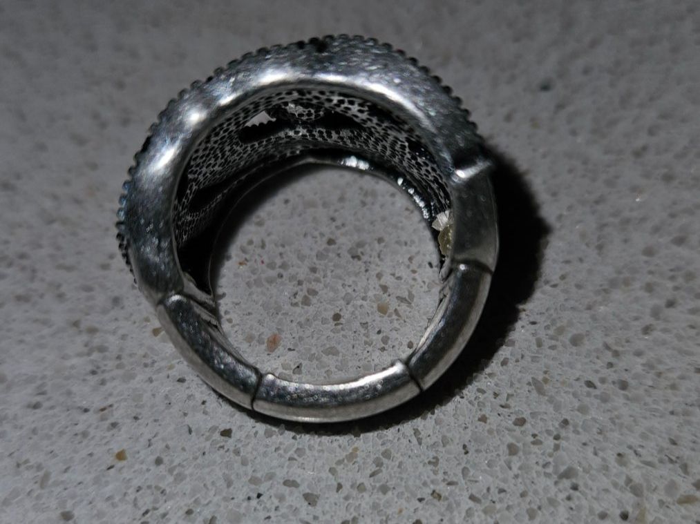 Anelli: Modischer Ring mit Herz Design, Silber Optik, Top! – Usato da Sennhof (Winterthur) venduto da HG2019 1