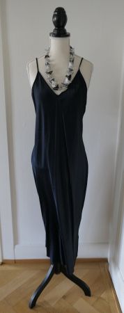 Samsoe Samsoe: robe droite en satin bleu marine (XL)
